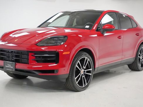 Certified 2025 Porsche Cayenne Coupe image 1