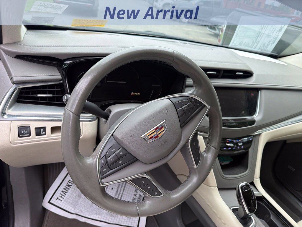 Used 2018 Cadillac XT5 Luxury w/ Driver Awareness Package AWD/4WD image 9