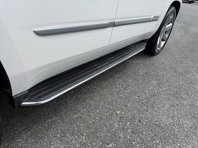 Used 2019 Cadillac Escalade Luxury AWD/4WD image 6