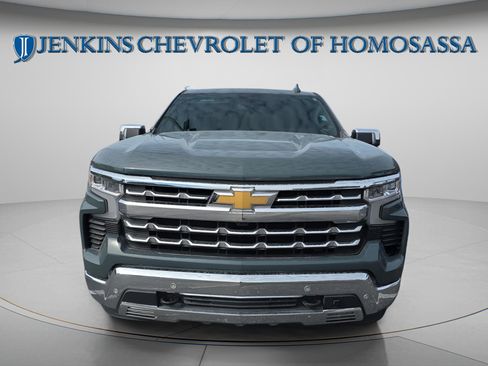 Used 2025 Chevrolet Silverado 1500 LTZ AWD/4WD image 8