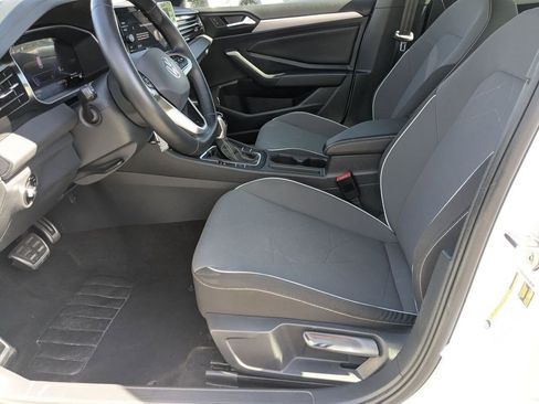 Used 2025 Volkswagen Jetta Sport FWD image 11