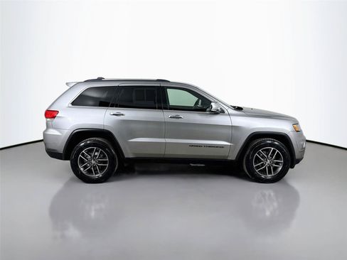 Used 2017 Jeep Grand Cherokee Limited w/ Trailer Tow Group IV AWD/4WD image 10