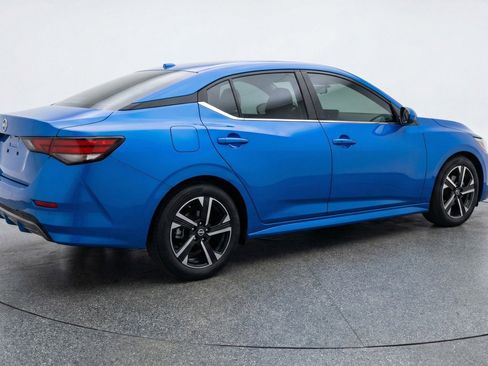 Used 2025 Nissan Sentra SV FWD image 9