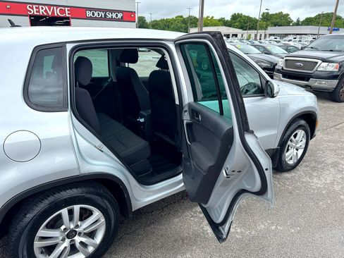 Used 2013 Volkswagen Tiguan S image 11