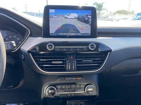 Used 2021 Ford Escape SE image 14
