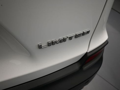 Used 2019 Jeep Cherokee Limited image 37