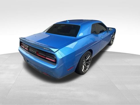 Used 2016 Dodge Challenger SRT RWD image 7