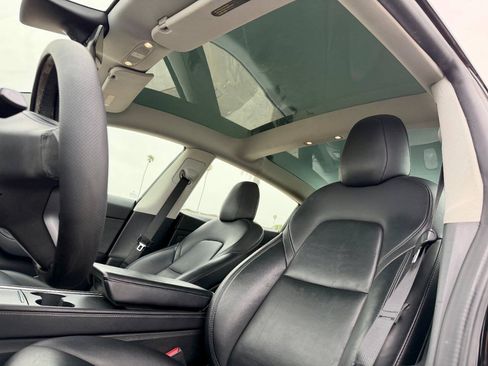 Used 2022 Tesla Model 3 RWD image 8