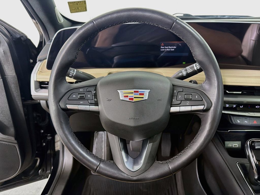 Certified 2024 Cadillac XT4 Luxury w/ Cold Weather Package FWD image 13