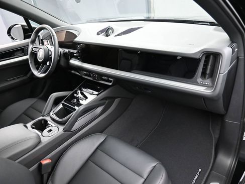 New 2026 Porsche Cayenne S image 32
