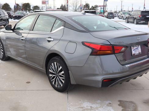 Used 2023 Nissan Altima 2.5 SV image 7