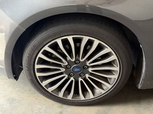 Used 2018 Ford Fusion Titanium AWD/4WD image 10