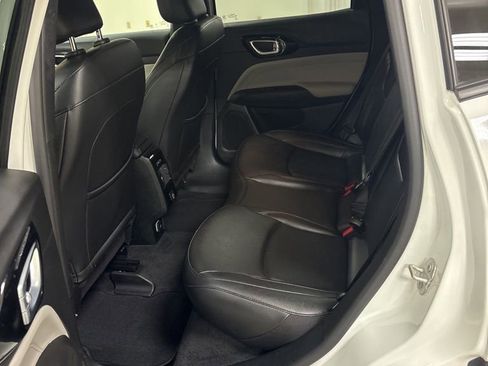 Used 2024 Jeep Compass Limited image 20