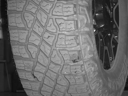 Used 2025 GMC Sierra 2500 AT4X AWD/4WD image 11