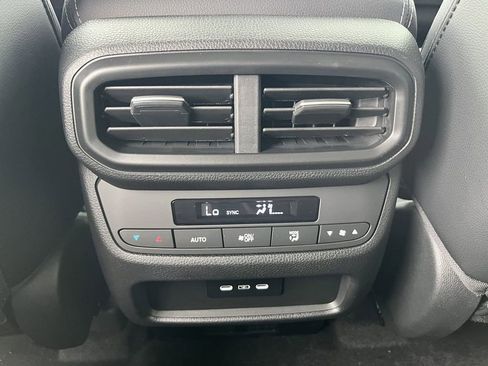 New 2025 Honda Pilot Touring image 12