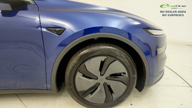 Used 2026 Tesla Model Y AWD image 21