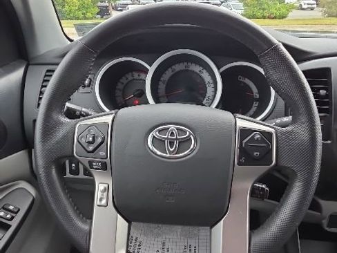 Used 2015 Toyota Tacoma PreRunner w/ Convenience Package RWD image 12