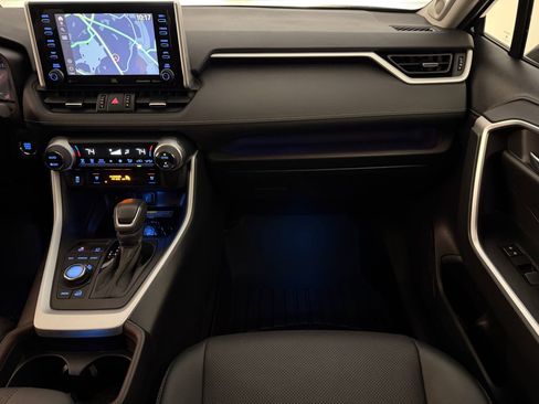 Used 2021 Toyota RAV4 Limited image 29