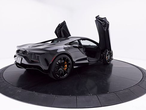Used 2026 McLaren Artura RWD image 26