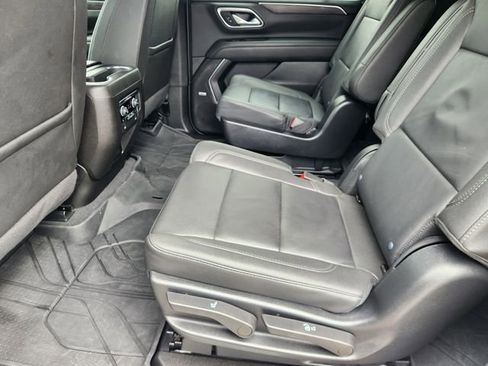 Used 2024 Chevrolet Suburban Z71 w/ Luxury Package image 30