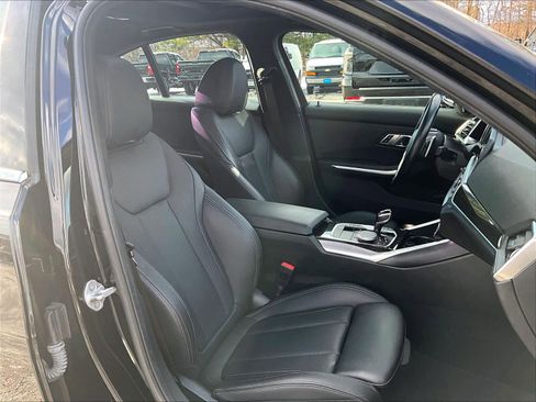 Used 2022 BMW 330i xDrive Sedan w/ Driving Assistance Package image 11