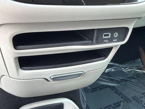 Used 2017 Chrysler Pacifica LX w/ Tire & Wheel Group FWD image 27
