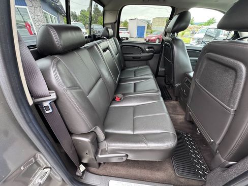Used 2013 Chevrolet Silverado 3500 LTZ AWD/4WD image 32
