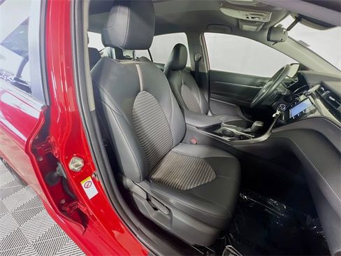 Used 2019 Toyota Camry L image 29