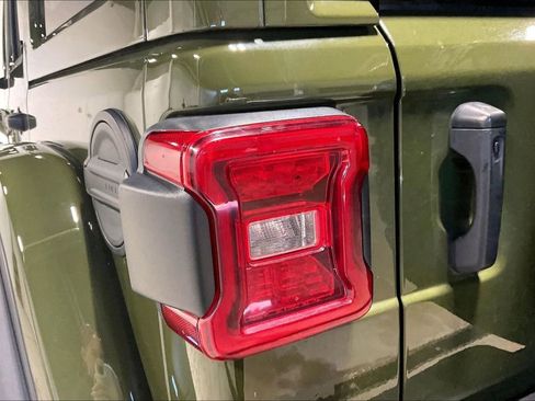 Used 2023 Jeep Wrangler Unlimited Rubicon 392 w/ Trailer Tow Package image 39