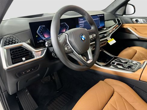 New 2026 BMW X5 xDrive50e w/ Climate Comfort Package AWD/4WD image 9