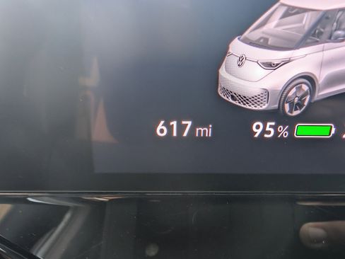 Used 2025 Volkswagen ID. Buzz Pro S Plus RWD image 25
