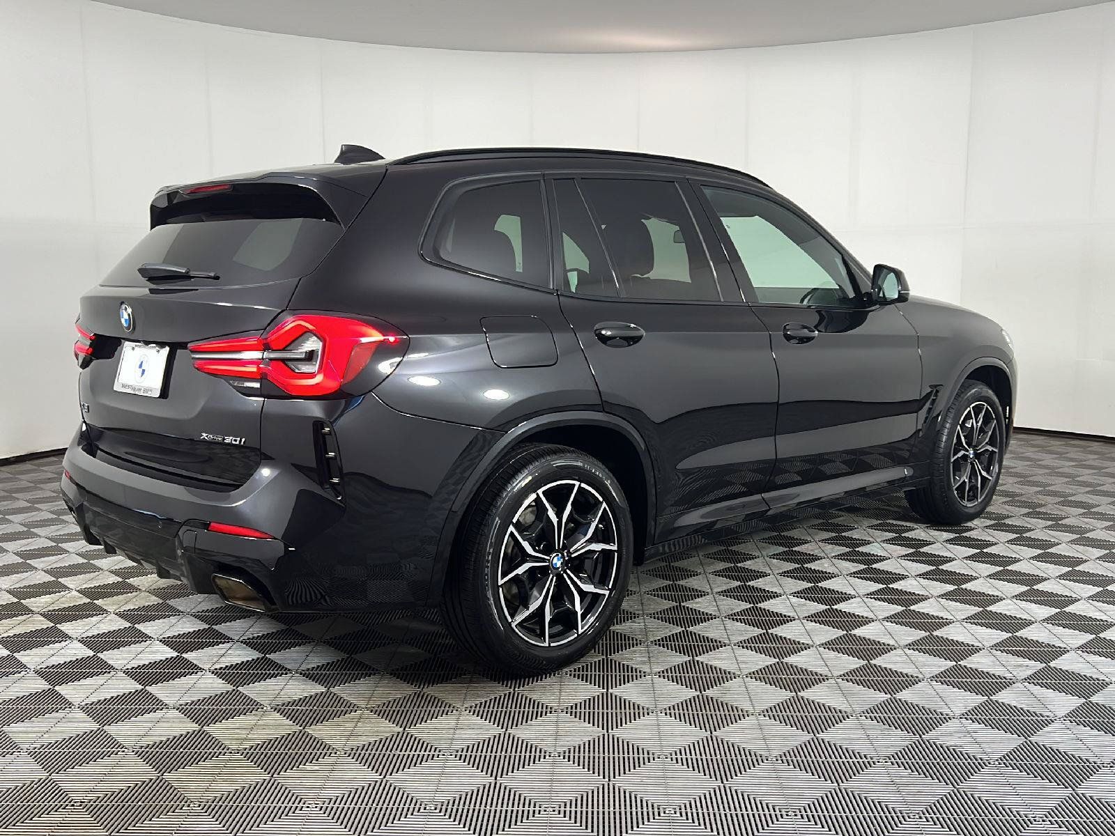 Used 2023 BMW X3 xDrive30i w/ M Sport Package AWD/4WD image 5