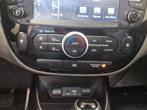 Used 2016 Kia Soul + w/ Primo Package FWD image 18