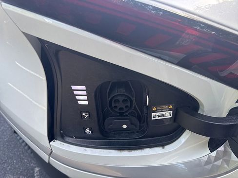 Used 2024 Kia EV6 Light RWD image 7
