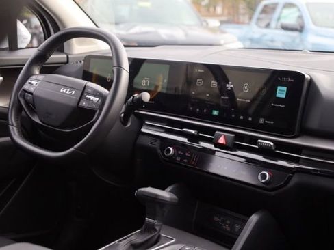 Certified 2026 Kia Sportage EX w/ EX Panorama Roof Package image 37