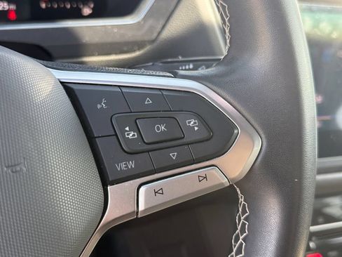 Used 2023 Volkswagen Tiguan SE w/ Panoramic Sunroof Package AWD/4WD image 18