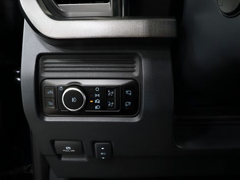 Used 2025 Ford F250 Platinum AWD/4WD image 20