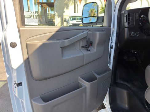 Used 2024 GMC Savana 2500 w/ Driver Convenience Package image 22