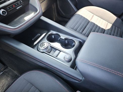 Used 2025 Ford Explorer ST-Line AWD/4WD image 32