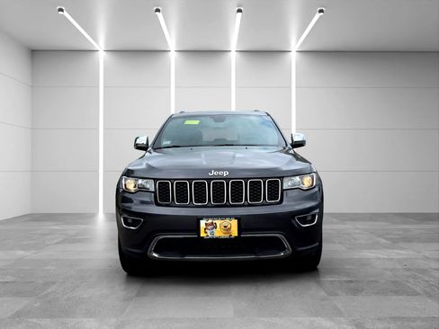 Used 2017 Jeep Grand Cherokee Limited AWD/4WD image 3