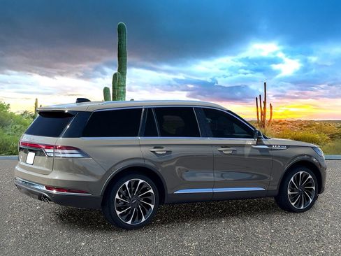 Used 2025 Lincoln Aviator Reserve w/ Equipment Group 201A AWD/4WD image 5