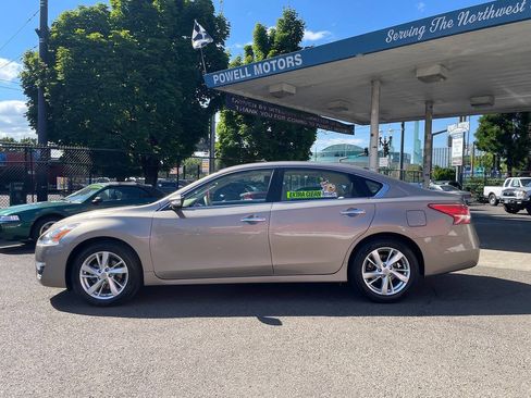 Used 2013 Nissan Altima 2.5 SL FWD image 13