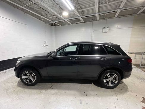 Used 2021 Mercedes-Benz GLC 300 4MATIC image 3