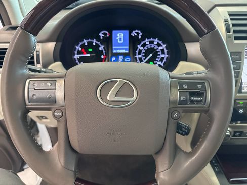 Used 2015 Lexus GX 460 w/ Premium Package image 16