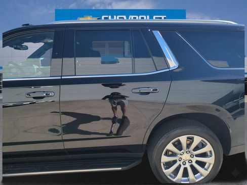 Used 2025 Chevrolet Tahoe Premier AWD/4WD image 29