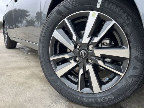 New 2025 Nissan Versa SV image 7