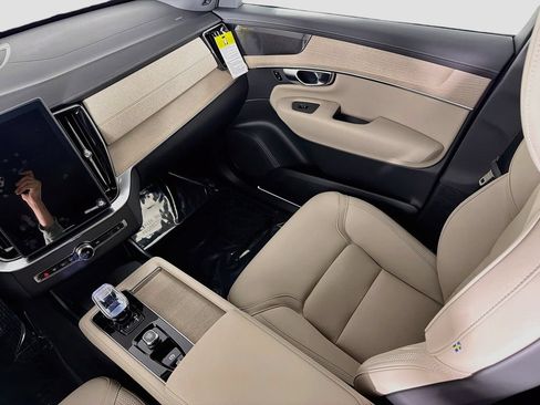 New 2026 Volvo XC90 B6 Plus w/ Protection Package Premier AWD/4WD image 25