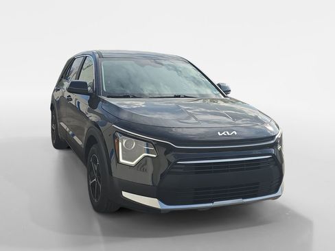Used 2024 Kia Niro LX FWD image 2