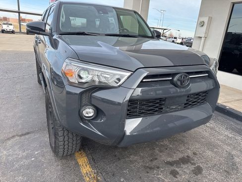 Used 2024 Toyota 4Runner SR5 Premium image 3