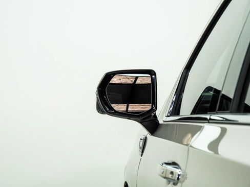 Used 2023 GMC Yukon Denali Ultimate AWD/4WD image 14